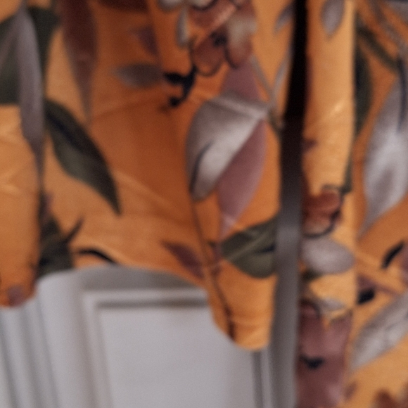 Carol Rose SzL Floral V-Neck Top - Pretty Mustard and Brown 3/4 Sleeves Stretchy - Picture 4 of 7